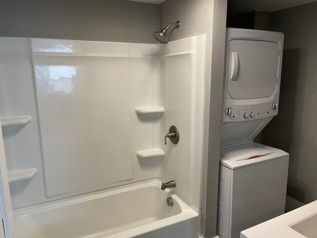 Building Photo - 188 Wilson St