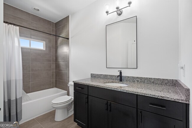 Building Photo - 2045 Kent Ct