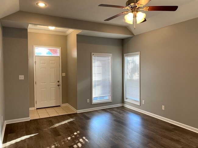 Building Photo - 3514 Choctaw Dr SE