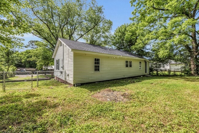 Building Photo - 255 Dixie Dr