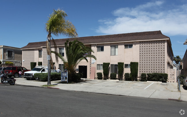 Primary Photo - 4125 Central Ave