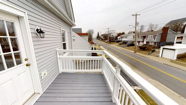 Building Photo - Spacious Revere home with large fenced yar...