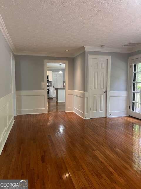 Building Photo - 871 Cedar Trce SW