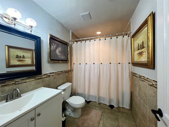 Building Photo - 7357 Brace St