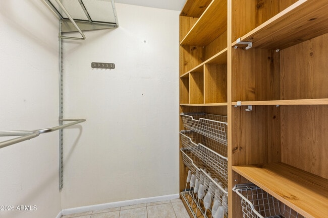 Building Photo - 540 N May