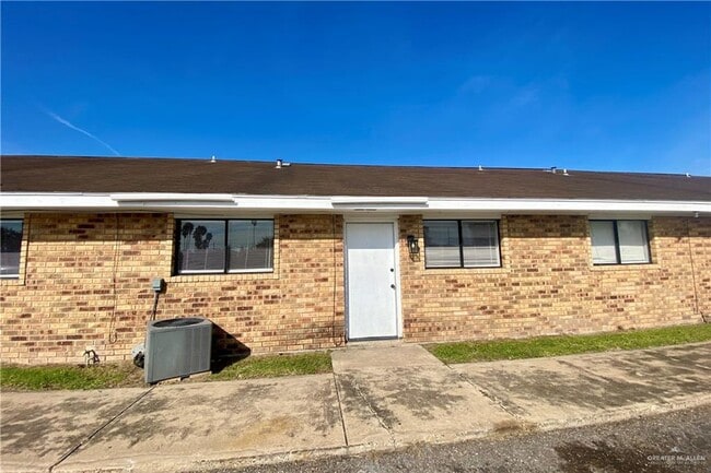 Primary Photo - 12 Westgate Dr