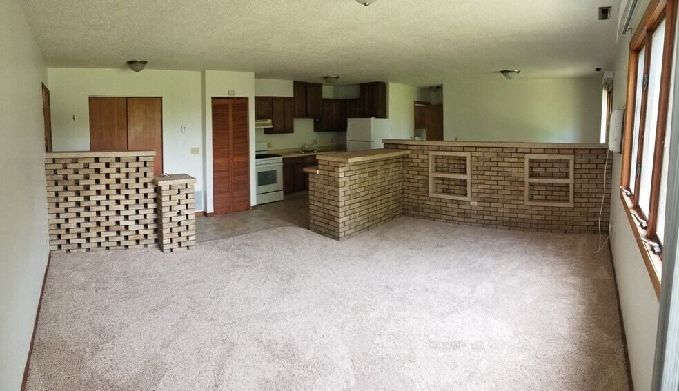 Primary Photo - 1112 Oakview Dr