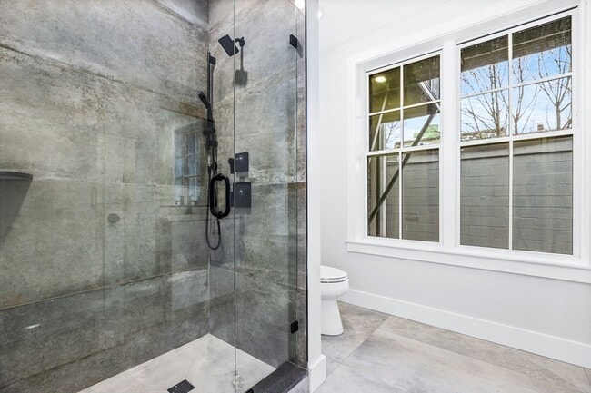 Building Photo - 300 Somerville Ave