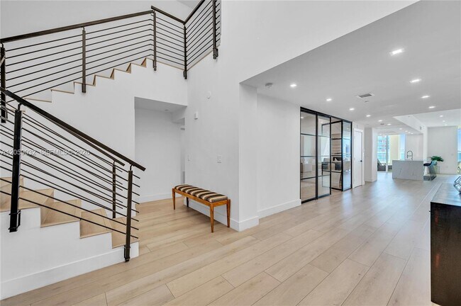 Building Photo - 3330 NE 190th St