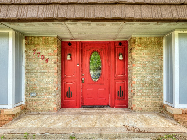 Building Photo - 7704 Brookside Dr