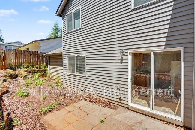 Building Photo - 5262 Springcrest Dr S