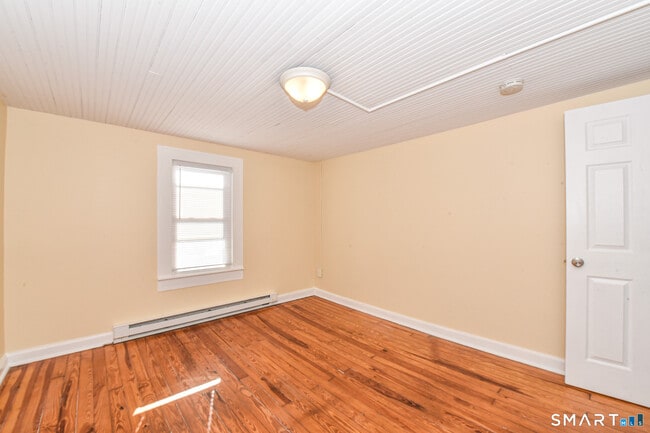 Building Photo - 6 Springdale St