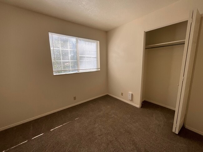 Building Photo - 1227 Riverside Ave