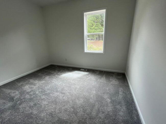 Building Photo - 3 Bedroom 2 Bathroom 2025 model house for rent