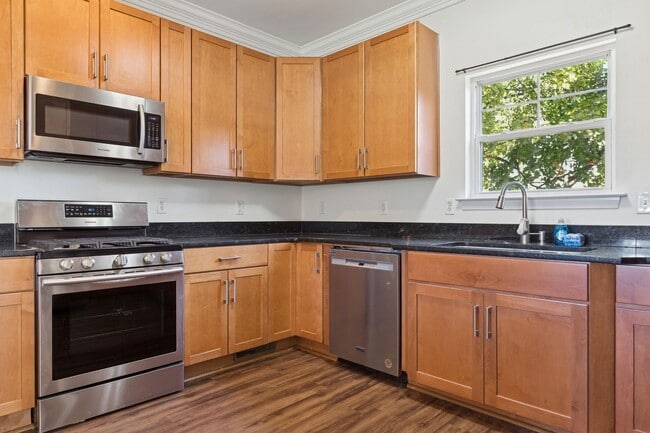 Building Photo - Chic's Beach Updated Rental!