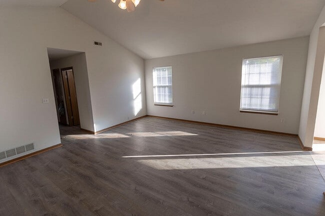 Building Photo - 1602 Typhoon Dr