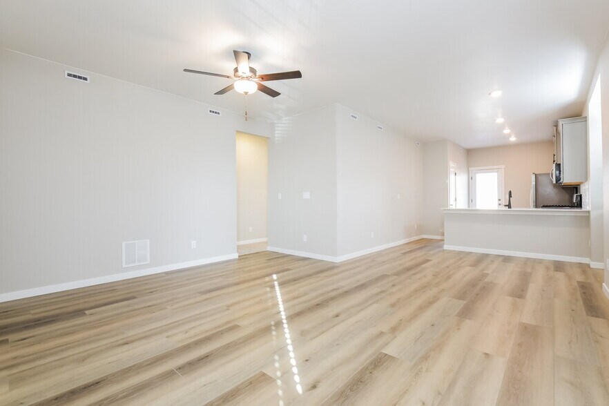 Building Photo - 9404 Yampa St