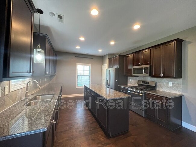 Building Photo - 3233 Northgate Dr