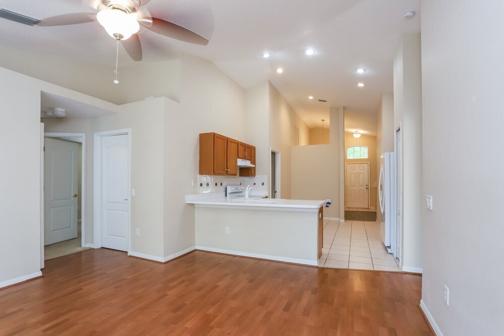 Building Photo - 733 Somerstone Dr