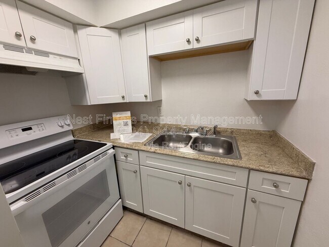 Building Photo - 1318 Sydney Pl