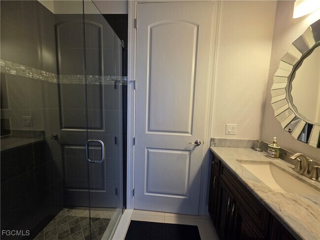 Building Photo - 1255 NW 38th Ave