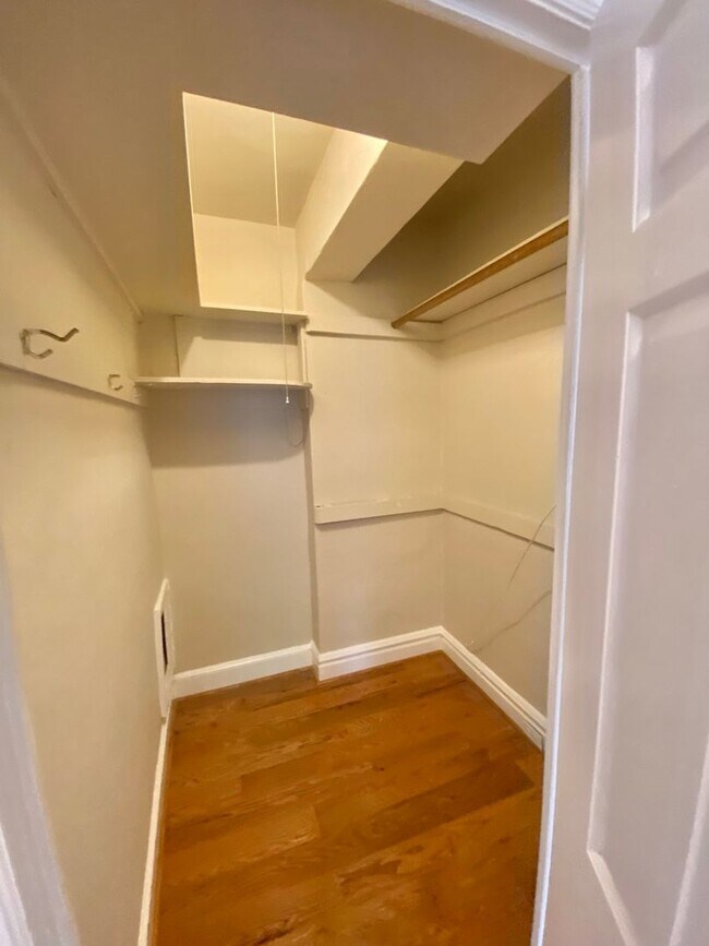 Building Photo - Have Breakfast at Tiffany's! Dupont's Gleaming Light Filled 2 En-suites w/ W/D at the Tiffany!