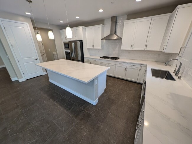 Building Photo - 11816 River Hawk Ave