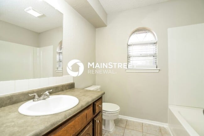 Building Photo - 3 Bedroom Pet-Friendly Home in YUKON, OK with Main Street Renewal