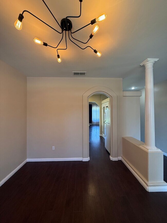 Building Photo - 5704 Pine Canyon Dr