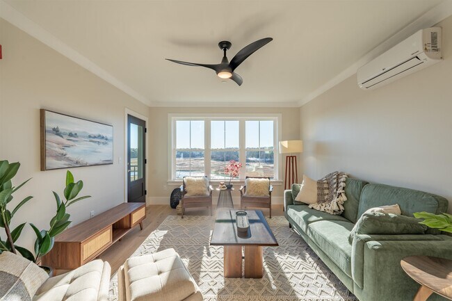 Building Photo - 815 Lafayette Rd