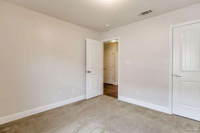 Building Photo - 1482 Towhee Canyon Dr
