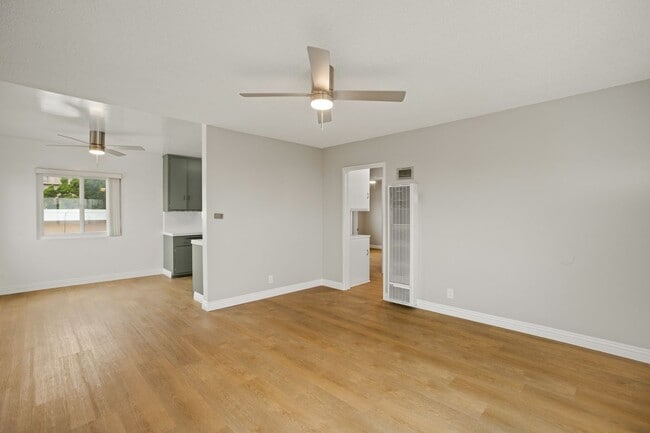 Building Photo - 740 W 27th St