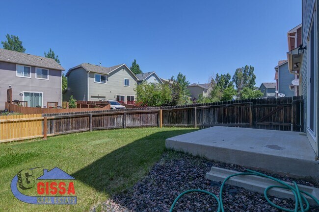 Building Photo - Cute home with engineered hardwood flooring throughout is available now!