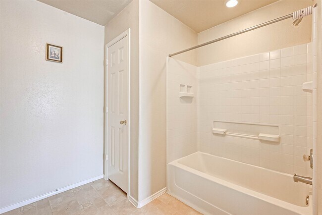 Building Photo - 3339 Siebinthaler Ln