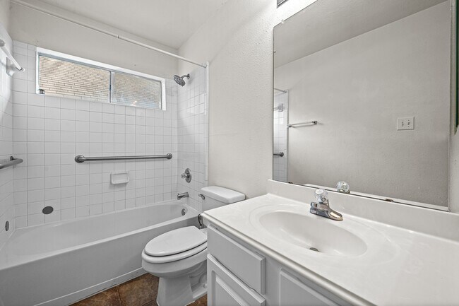 Building Photo - 12918 Stratford Mill Ln