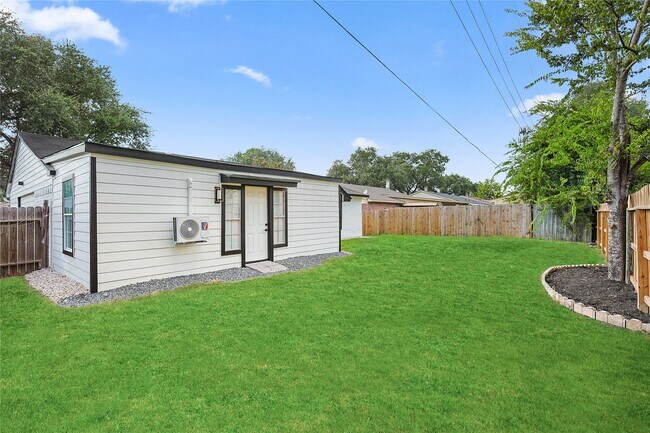 Building Photo - 6814 Loch Langham Dr