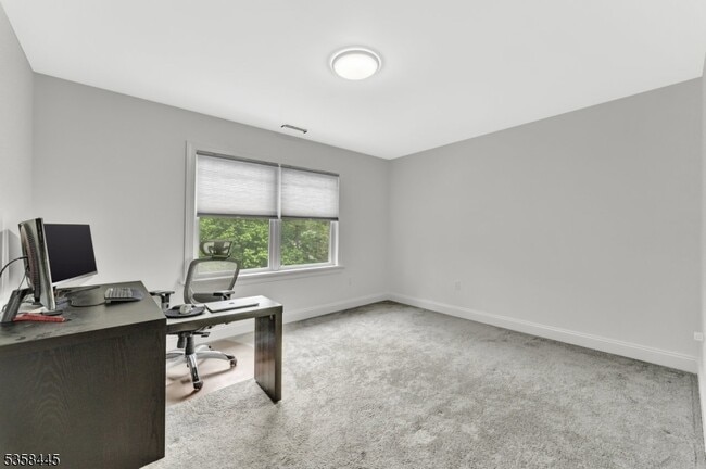 Building Photo - 53 Longview Ave