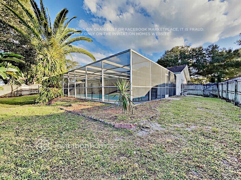 Building Photo - 3100 Blue Heron St