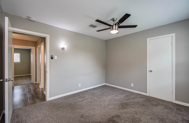 Building Photo - 9410 Highmeadow Dr