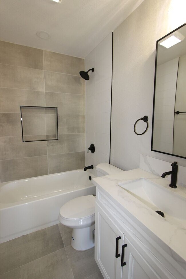 Building Photo - 251 S 36th St