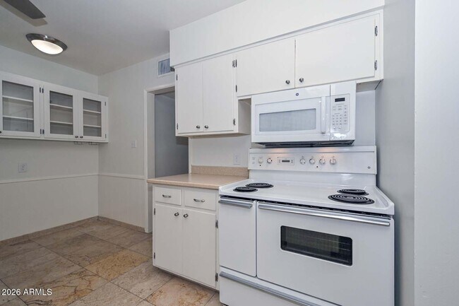 Building Photo - 6816 E Coronado Rd