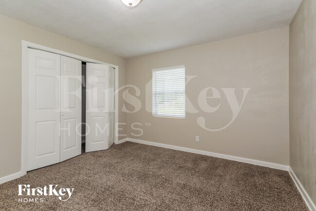 Building Photo - 3044 Yanlee Ln