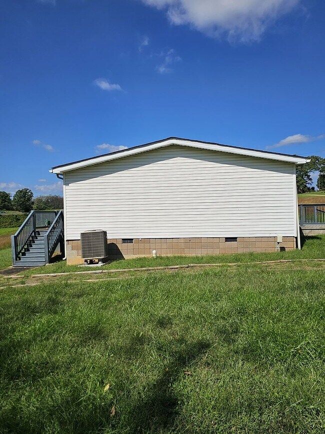 Building Photo - 188 Ross Rd