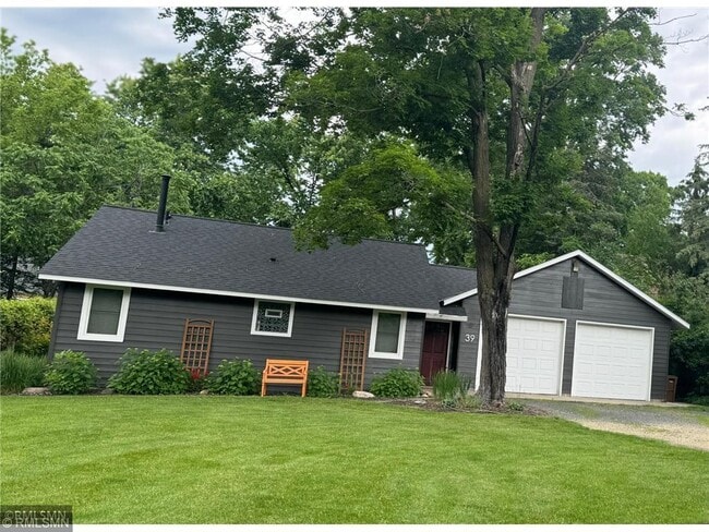 Building Photo - 39 Grove St