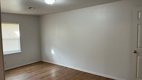 Building Photo - 1010 Bell Dr