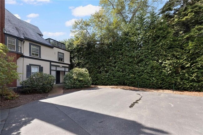 Building Photo - 107 Old Beach Rd