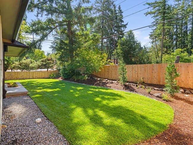 Building Photo - Light-Filled, Fully Remodeled 2?Bed / 1?Ba...