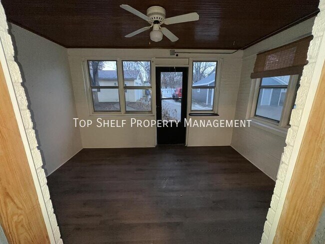 Building Photo - 1063 42nd St