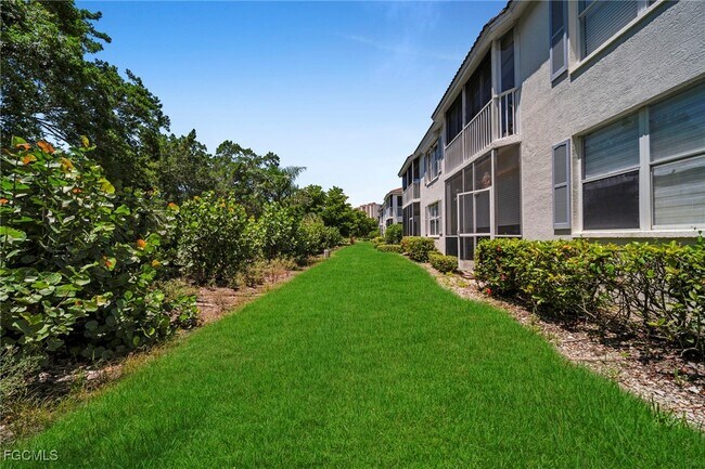 Building Photo - 1024 Mainsail Dr