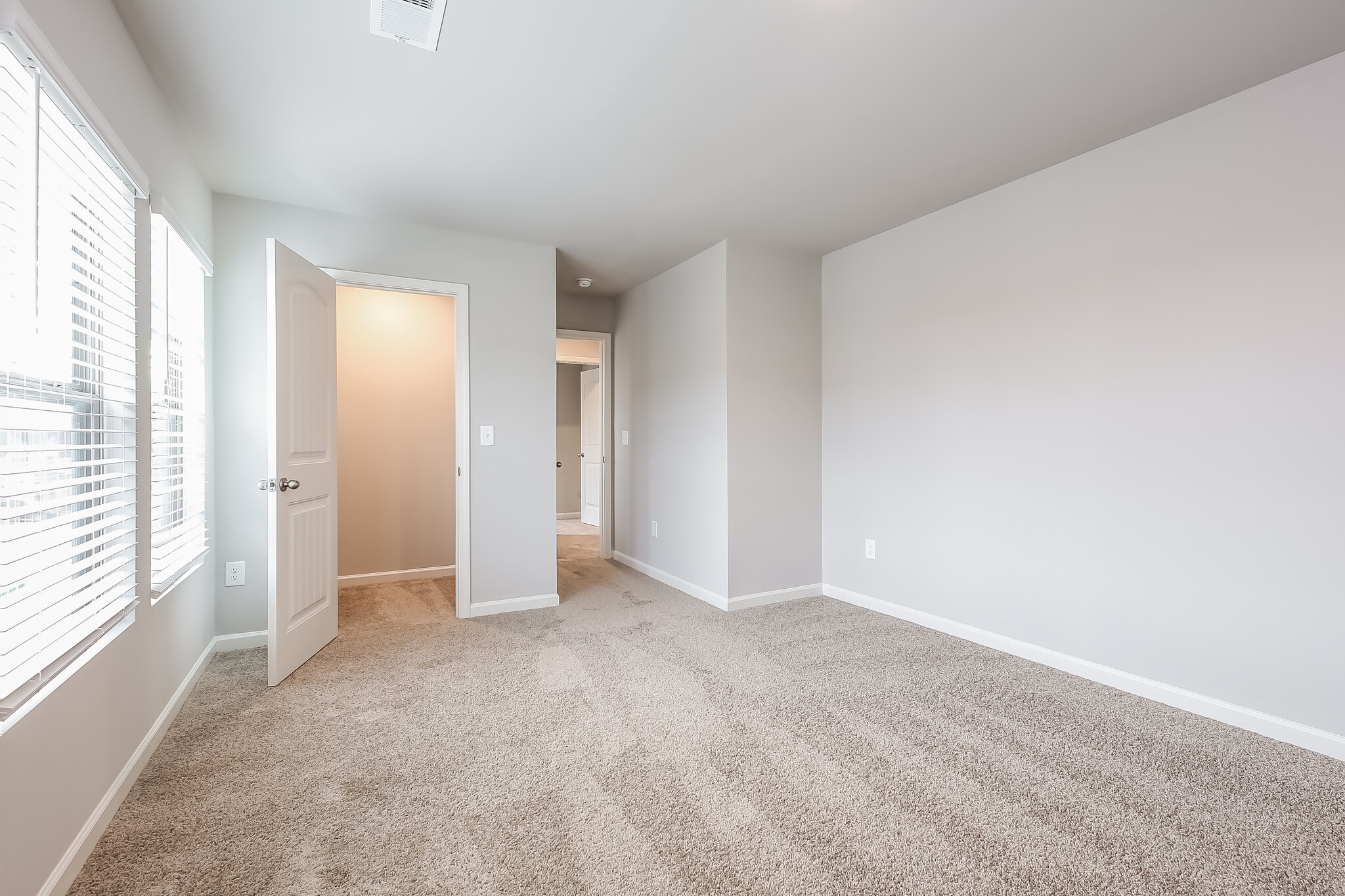 Building Photo - 931 Equine Dr